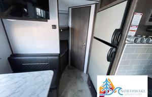 Northwake Adventures | 26' Stocked RV – Sleeps 7!