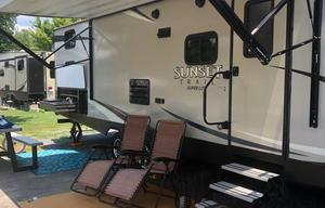 2018 CrossRoads RV Sunset Trail Super Lite SS289QB