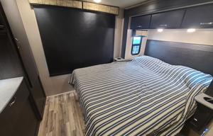 2018 Dynamax Isata 4 FREE GENERAT.200 mi FREE A DAY
