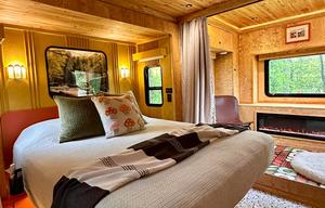 REMODELED, luxury  new interior. DELIVERY ONLY.