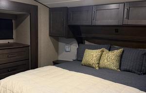2021 Fifth Wheel with 2 Slide Outs