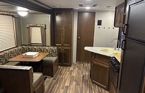 2017 Hideout 28BHS RV rental photo 9