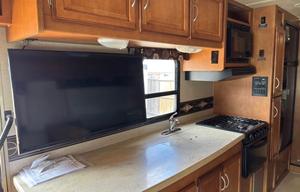2015 Minnie Winnie 31K RV rental photo 5