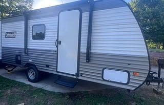 2024 Coleman Lantern 17B – Family & Pet Friendly!