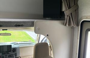 2025 Thor Motor Coach Four Winds 25V RV rental photo 19