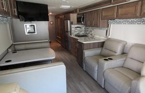 2021 Thor Miramar 32.2  34 Feet Long , Sleeps 6