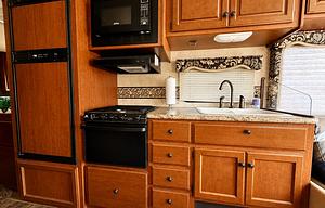 2011 Thor Motor Coach Windsport 30Q