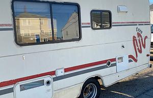 1991 Toyota Winnebago Toye - Newly Updated!!