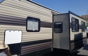 Luxurious Travel Trailer sleeps 10