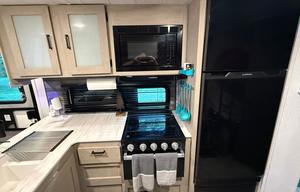 2024 Wildwood Bunkhouse – Sleeps 6, Starlink, Solar, Pets OK