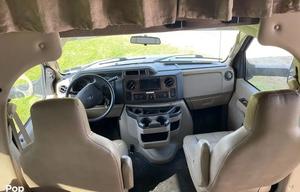 Breeze Family RV Rental - Kid and Pet Friendly