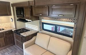 2019 Jayco Redhawk 31XL RV rental photo 6