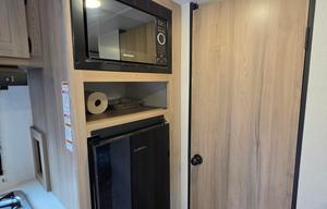 2027 Coleman 17B – Delivery Only, Sleeps 5