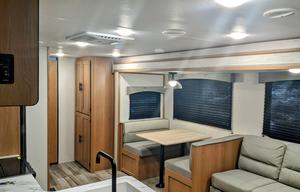 Clean 2022 Camper W/ Queen Room and Bunk Room