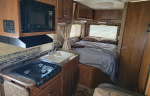 2015 Thor Motor Coach Chateau 22E