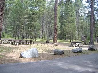 Yaak River Day Use Area Picnic Area