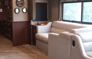 2017 Fleetwood RV Bounder 35K