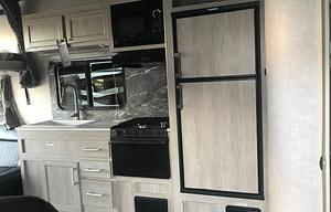 2020 Eclipse Attitude Pro-Lite 25FS RV rental photo 4