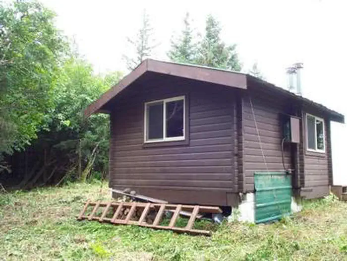 Softuk Bar Cabin