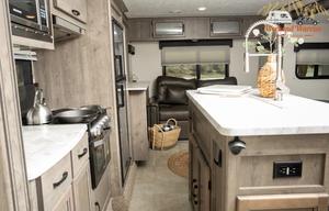 2021 Coachmen RV Apex Ultra-Lite 293RLDS