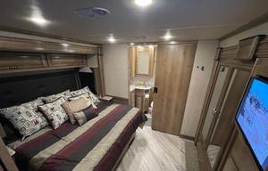 DELIVERY: 2019 Bounder - 2FB - 3 Bunks - Washer
