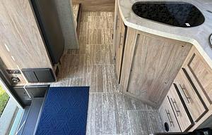 25 FT Class C - PET FRIENDLY Sleeps 3