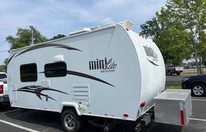 (LIKE NEW) 2015 Forest River Rockwood Mini Lite