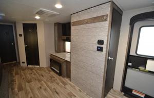 2020 KZ Connect! Beautiful, spacious, and cozy!