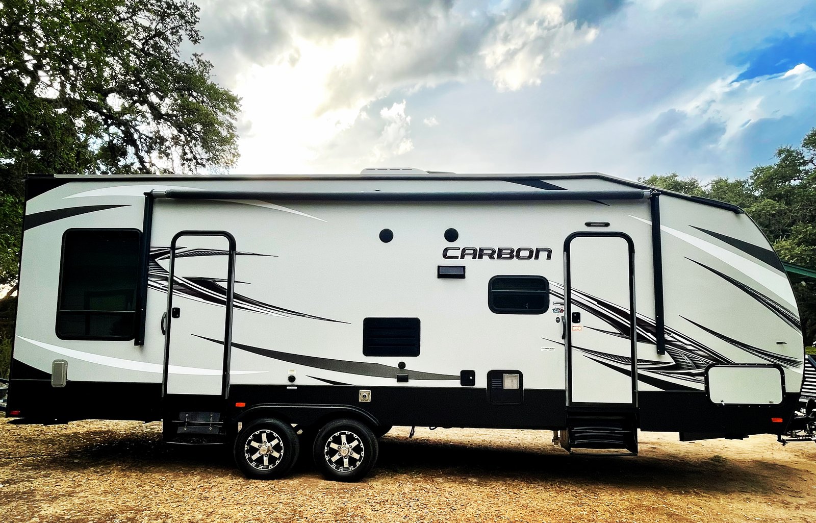 The Pointer Haus - 2017 Keystone RV Carbon 27