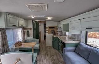 Colourful and custom Art RV ! Mary Pickford.