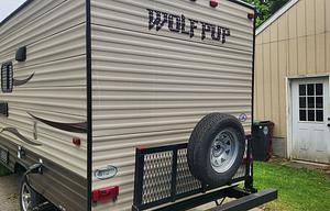 VERY CUTE Wolf-Pup Camper w/all necessities!!