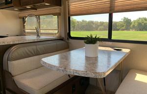 2020 Thor Motor Coach Freedom Elite Ford