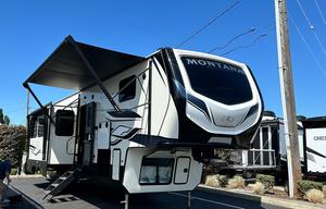 Adventure RV for Rent Sleeps 7, Bunkhouse + Loft!