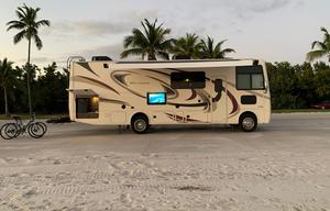 Thor Hurricane 29M | King Bed | Sleeps 6+