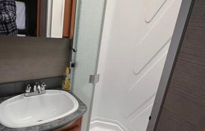 2016 Storm 32H RV rental photo 10