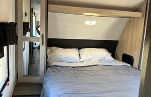 2022 Prowler 315BH RV rental photo 7