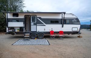 DOLLY | 2025 Della Terra Bunkhouse | Sleeps 8