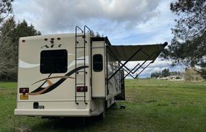 Mountain View Escape 2016 Thor ACE Coach +  Bikes