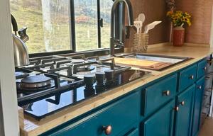 Off-grid, Renovated GLAMPING in the "Prowler"