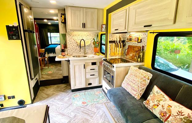 2022 Forest River RV Sunseeker LE 3250DSLE Ford