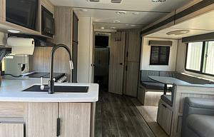 Family Adventure RV – Sleeps 8 | 2021 Keystone