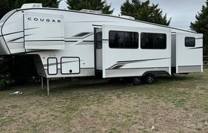 Glamping Castle - Fifth Wheeling Adventures
