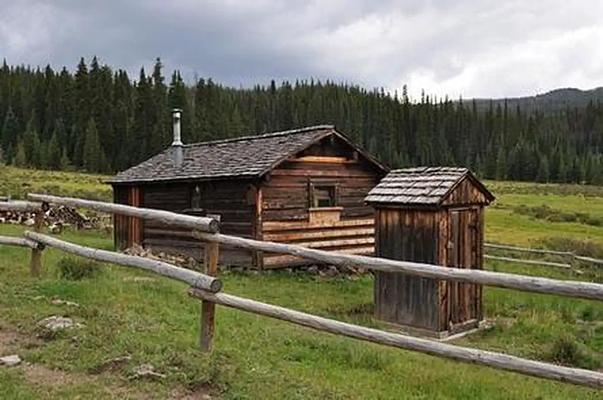 Cabin 01, Loop: FITTON GUARD STATION CABIN