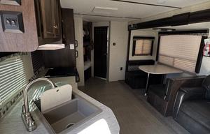 Family-Friendly 2018 Sleeps 10 & Off-Grid Ready!