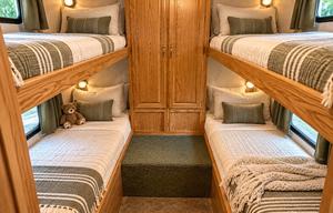 Bunkhouse Camper | Sleeps 8 | Fully Stocked