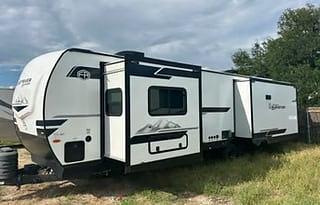 2025 Grand Surveyor 305RLBS