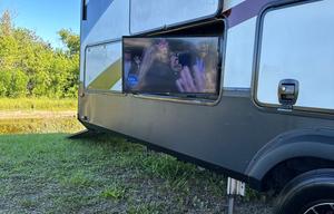 2016 Momentum 376TH RV rental photo 15