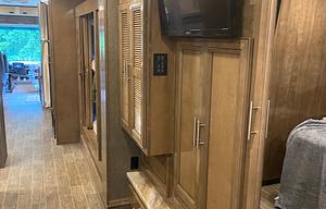 2020 Thor Motor Coach Miramar - 37.1 foot