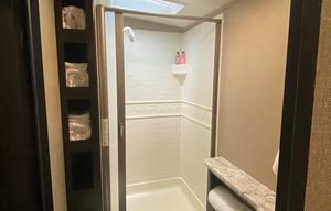 2017 Grand Design Imagine 2800BH RV rental photo 7