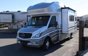 Luxury Diesel-Dog Friendly-Easy to Drive-Sleeps 6